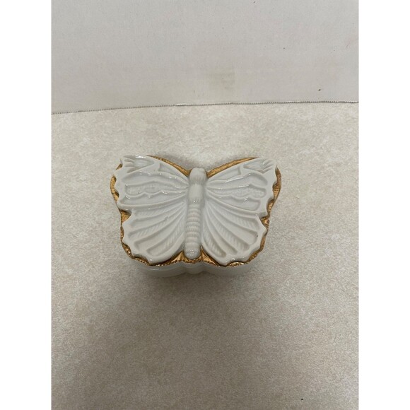 Vintage White and Gold Porcelain Butterfly Trinket Box I. W. Rice Co. - Picture 1 of 4